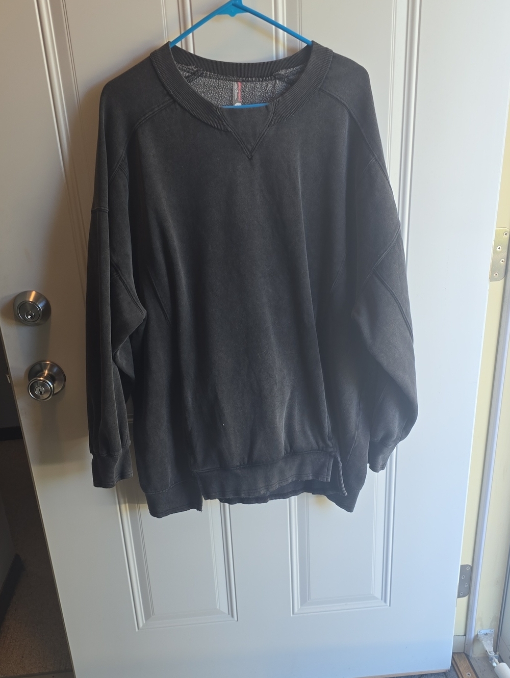 Classic Womans Crewneck Sweatshirt - Black